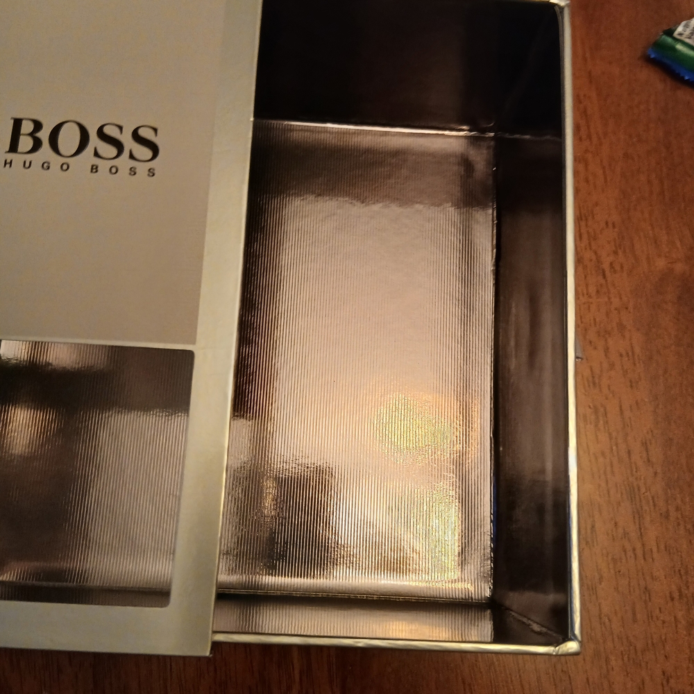 Hugo Boss Gift Box - Picture 3 of 5